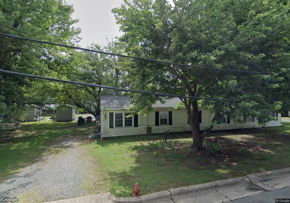 559 Sands Cir, Reidsville, NC 27320 - photo 1