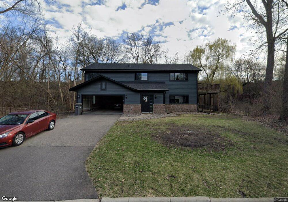 18305 Jonathan Cir, Minnetonka, MN 55345 - photo 1