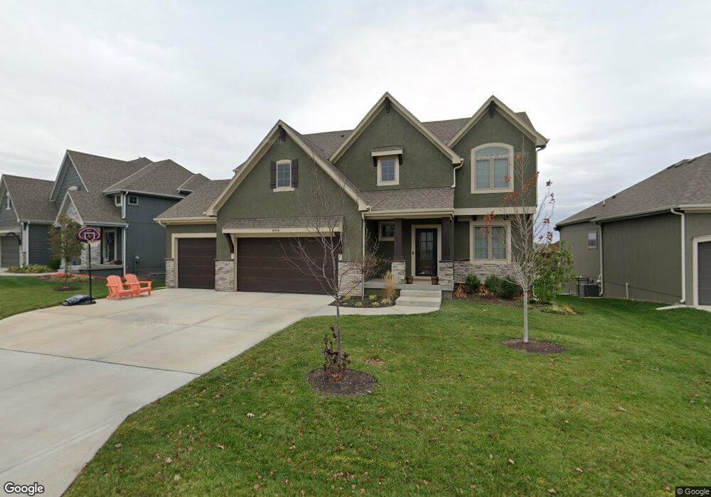 5915 Lakecrest Dr, Shawnee, KS 66218 - photo 1