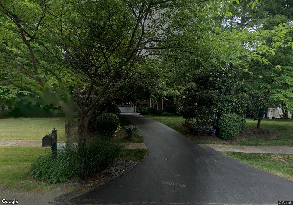 1111 Morningwood Ln, Great Falls, VA 22066 - photo 1