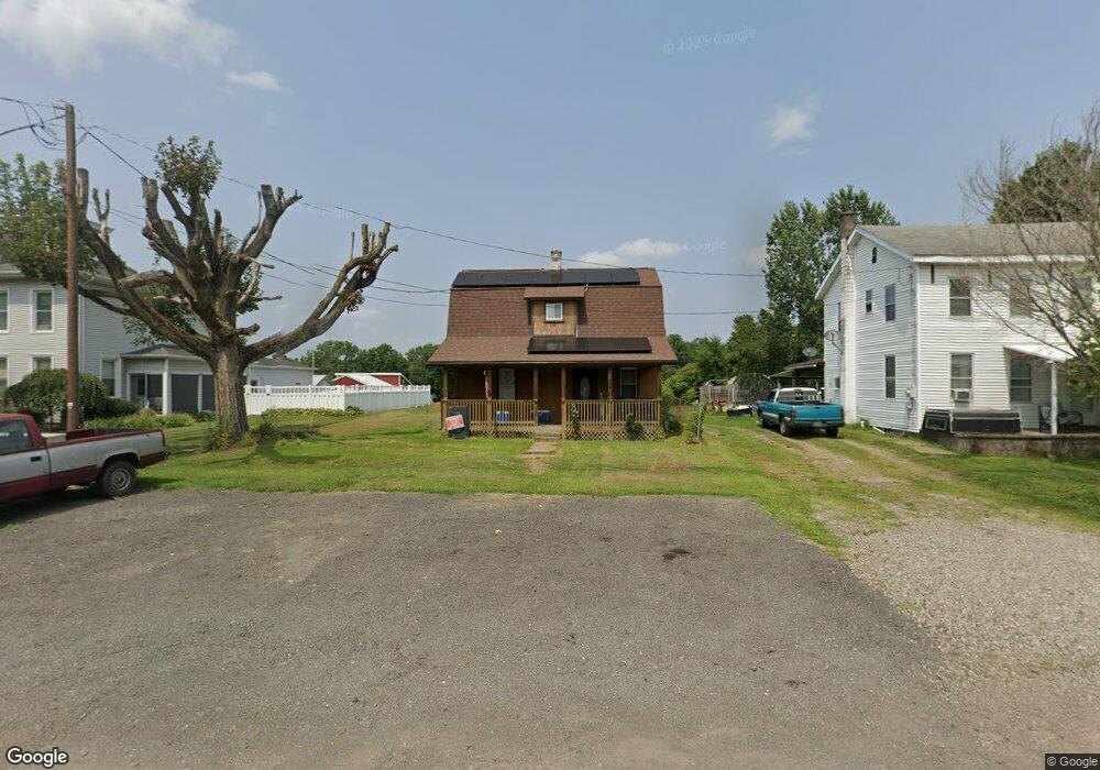 228 W 3rd St, Nescopeck, PA 18635 - photo 1