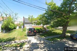 544 Cedarwood Dr, Cedarhurst, NY 11516