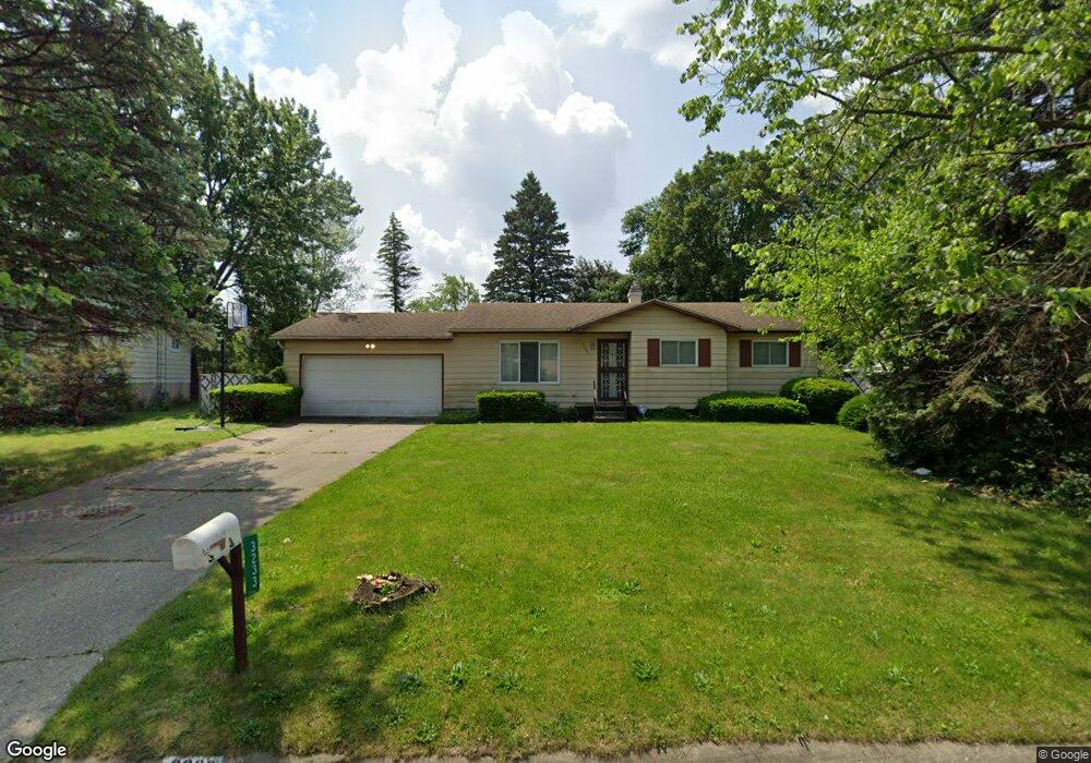 3233 Ridgecliffe Dr, Flint, MI 48532 - photo 1