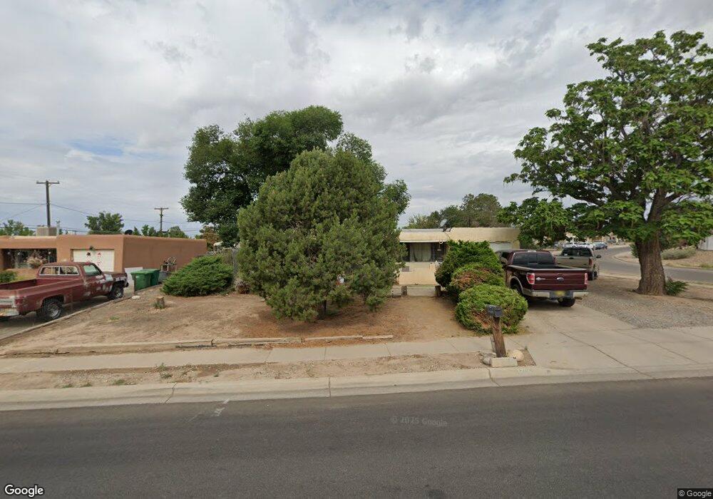 3705 Sierra Vista Dr, Farmington, NM 87402 - photo 1
