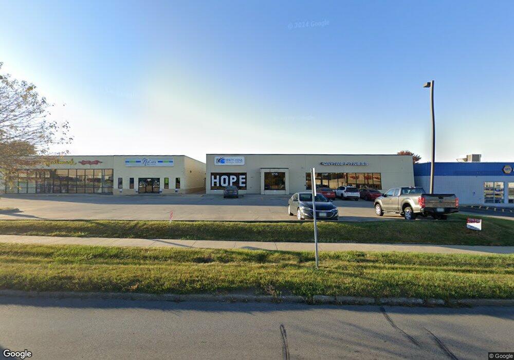 1715 1st Ave E, Newton, IA 50208 - photo 1