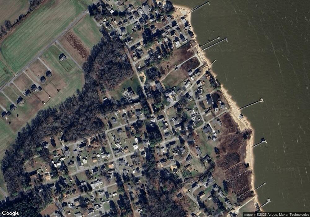 429 River Shore Dr, Dunnsville, VA 22454 - photo 1