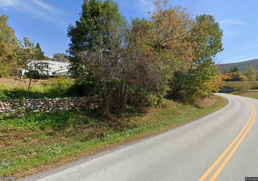 54 Roberts St, Manchester Center, VT 05255 - photo 1