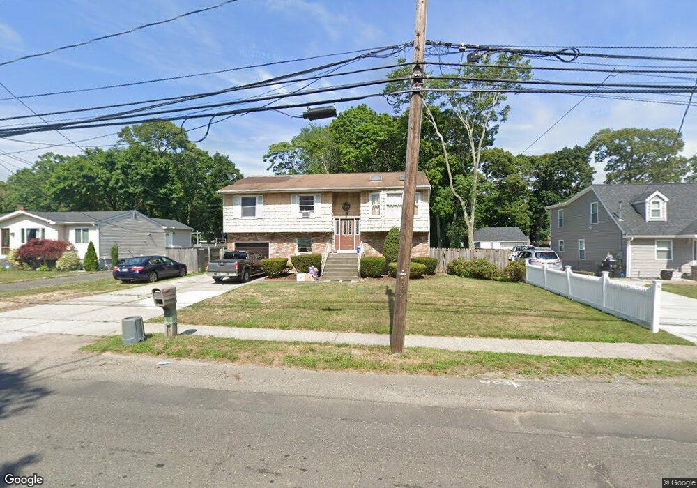 1055 Waverly Ave, Holtsville, NY 11742 - photo 1