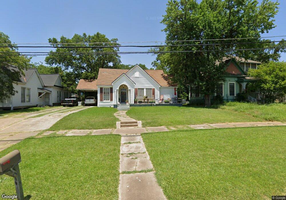 720 W 5th St, Bonham, TX 75418 - photo 1