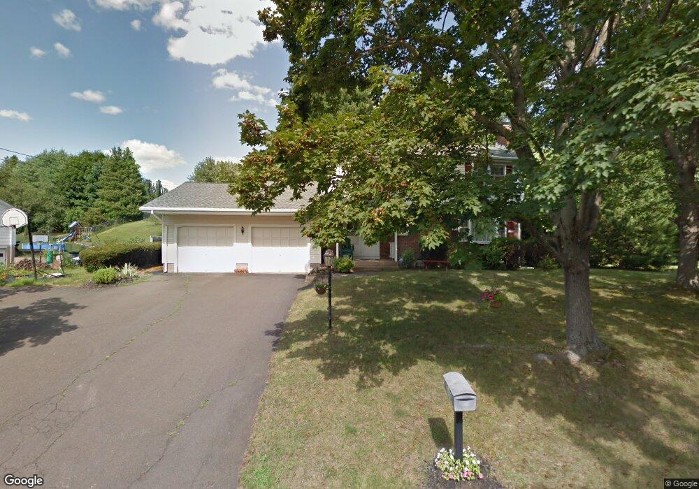 143 Mcdowell Rd, Middletown, CT 06457 - photo 1