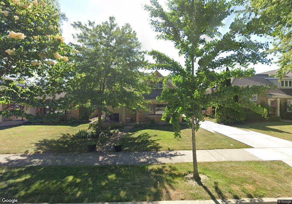 566 S Fern Ave, Elmhurst, IL 60126 - photo 1