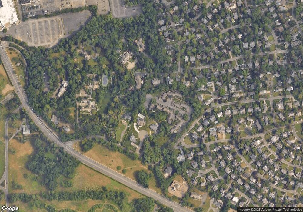 12 Duke of Gloucester, Manhasset, NY 11030 - photo 1