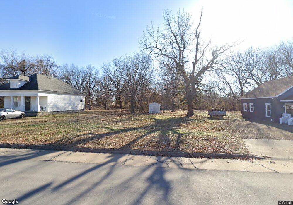 1916 Appleton Ave, Parsons, KS 67357 - photo 1