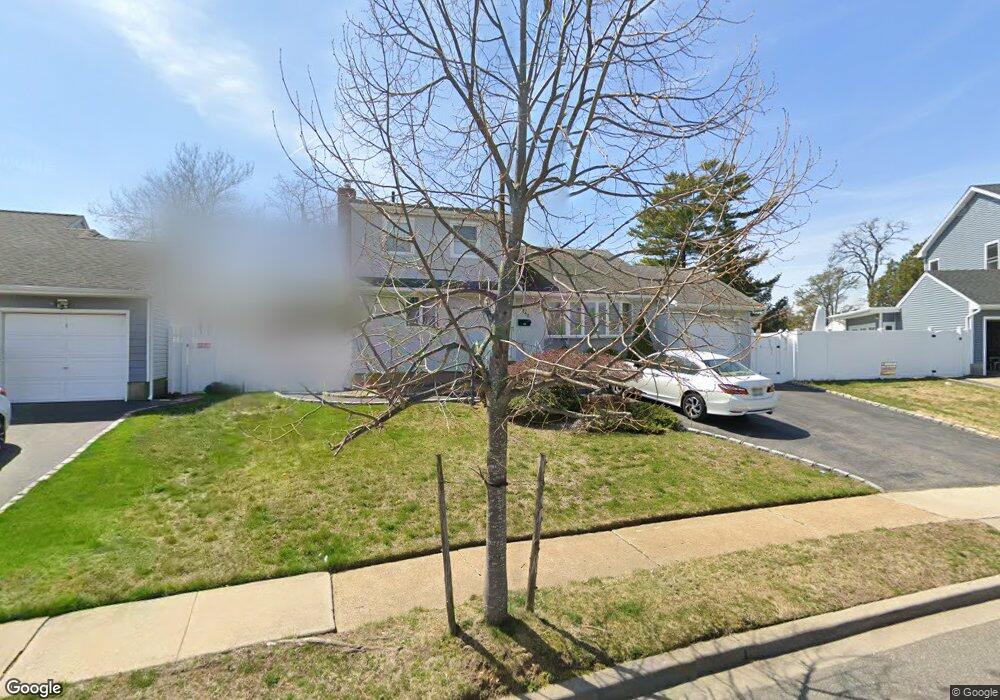 2868 Lindale St, Wantagh, NY 11793 - photo 1