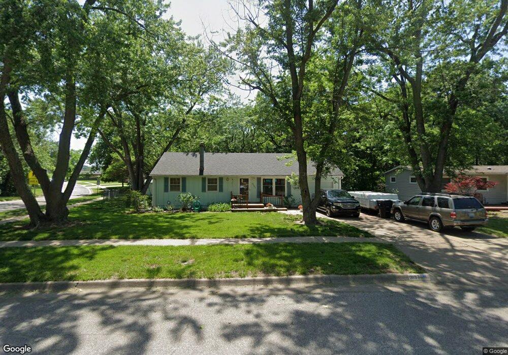 3137 SW Mcclure Rd, Topeka, KS 66614 - photo 1