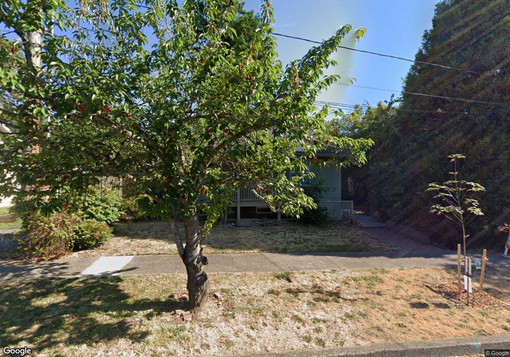 1361 E 21st Ave, Eugene, OR 97403 - photo 1