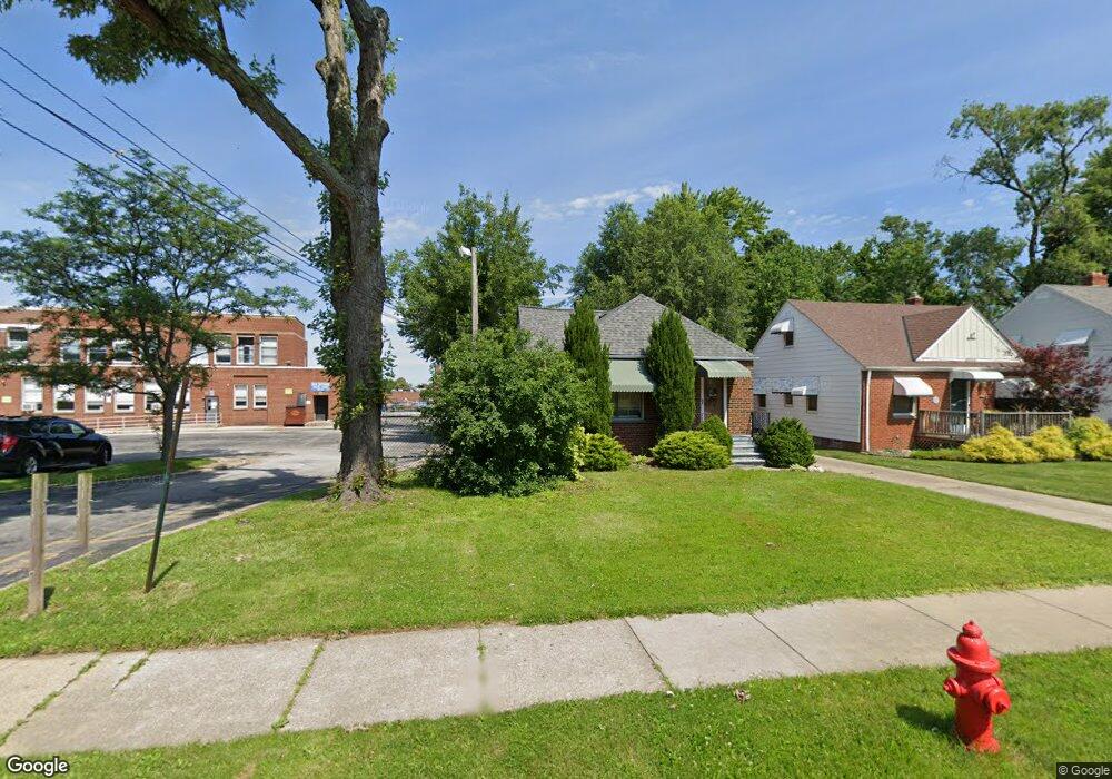 33 Arlington Cir, Wickliffe, OH 44092 - photo 1