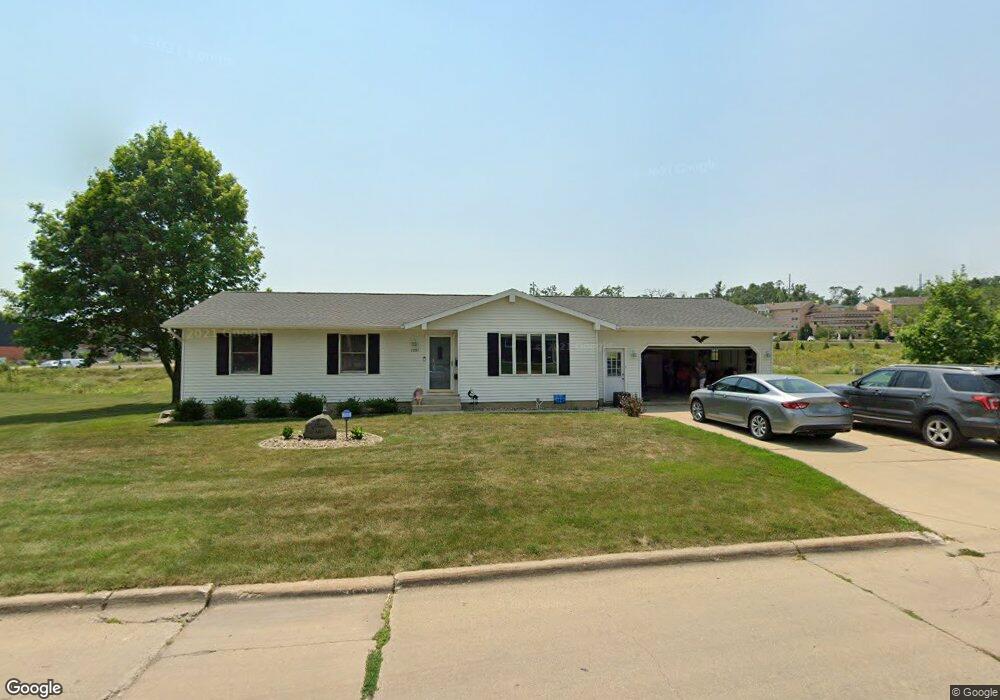 1201 N Ave NW, Cedar Rapids, IA 52405 - photo 1