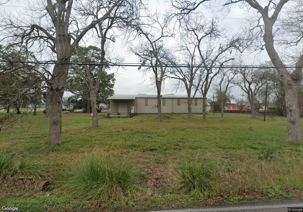 1425 E South St, Alvin, TX 77511 - photo 1