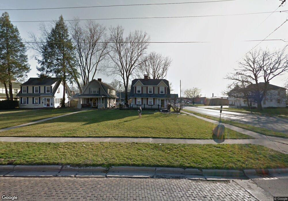 1001 Tremont St, Lincoln, IL 62656 - photo 1