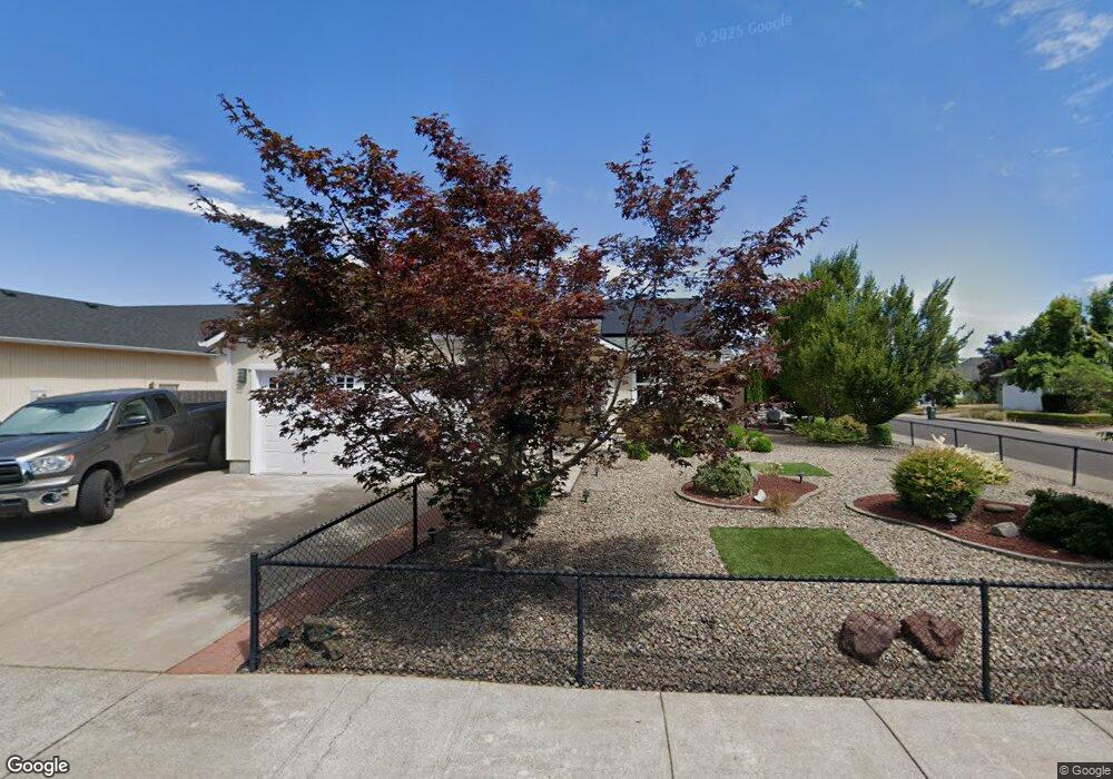 823 Osprey Loop, Creswell, OR 97426 - photo 1