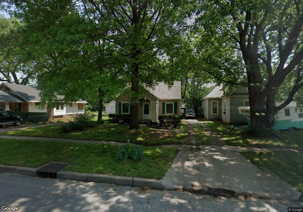 2218 SW Clay St, Topeka, KS 66611 - photo 1