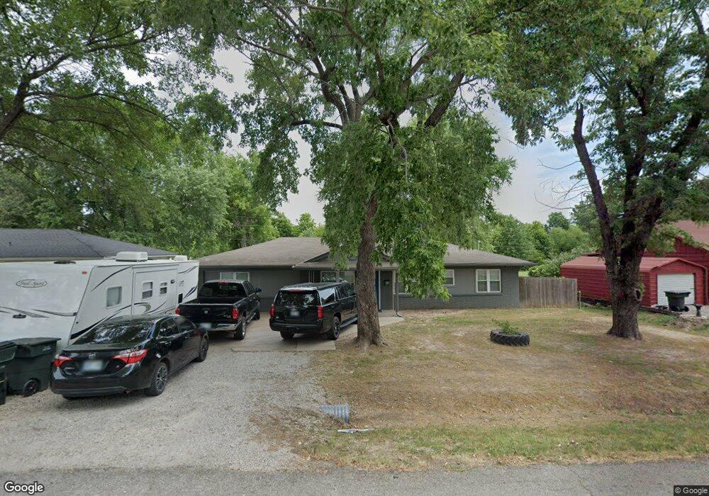 325 E Maple St, Skiatook, OK 74070 - photo 1