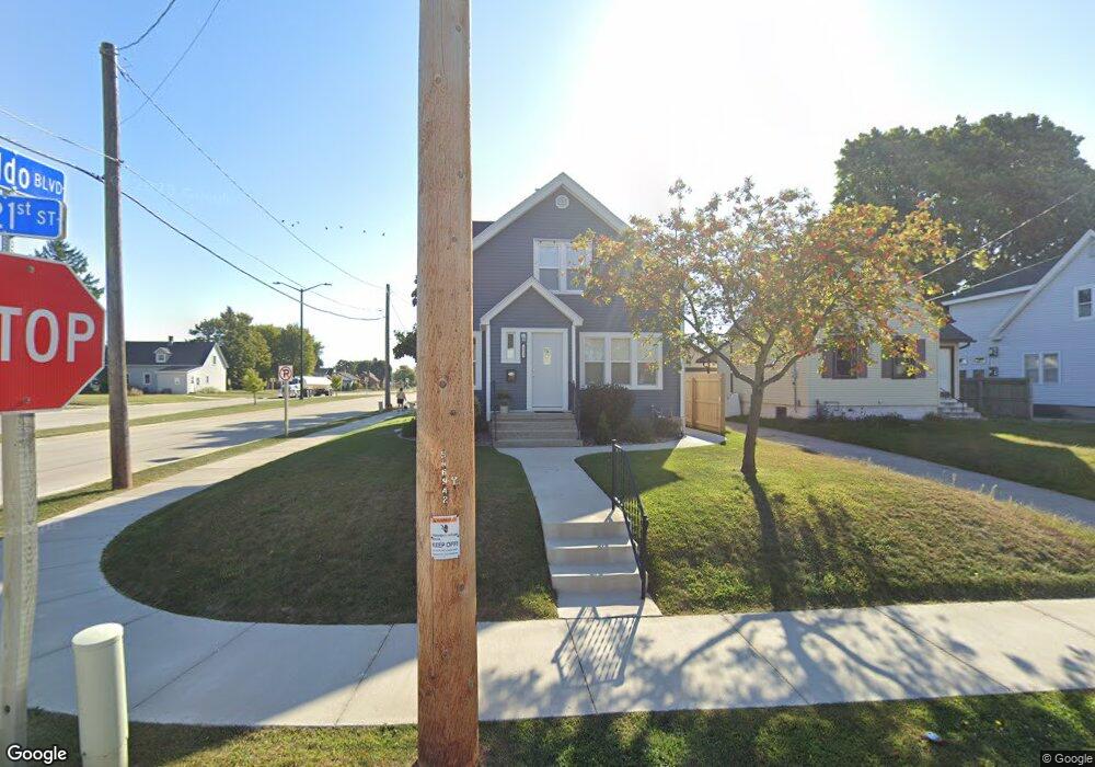 1023 N 21st St, Manitowoc, WI 54220 - photo 1