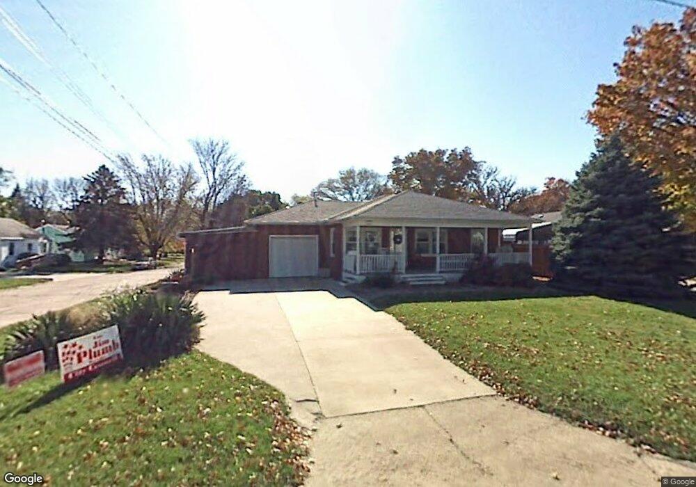 521 N 8th Ave E, Newton, IA 50208 - photo 1