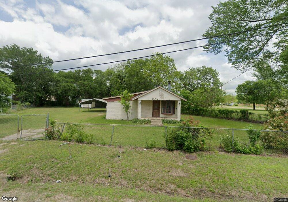 1304 Daffan Ave, Ennis, TX 75119 - photo 1