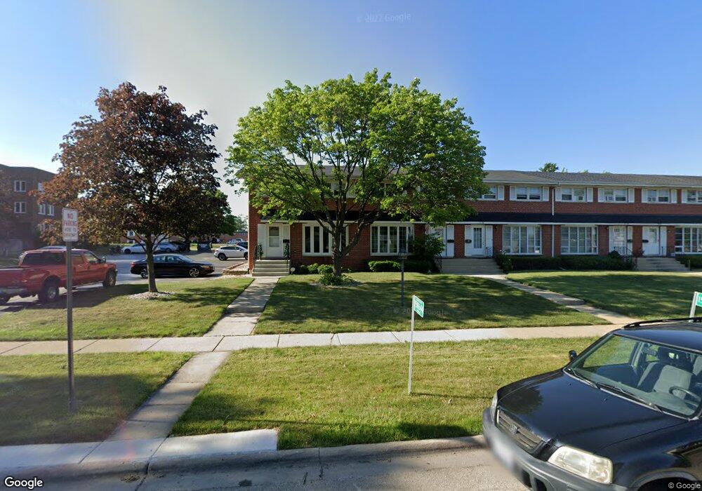 15W644 Virginia Ln, Elmhurst, IL 60126 - photo 1