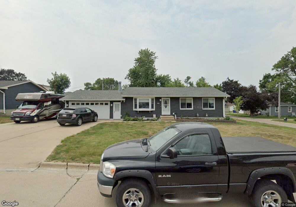 2604 1st St SW, Cedar Rapids, IA 52404 - photo 1