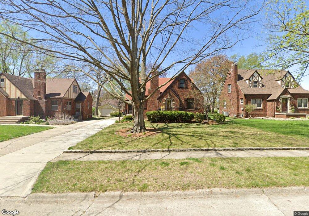 2912 45th St, Des Moines, IA 50310 - photo 1