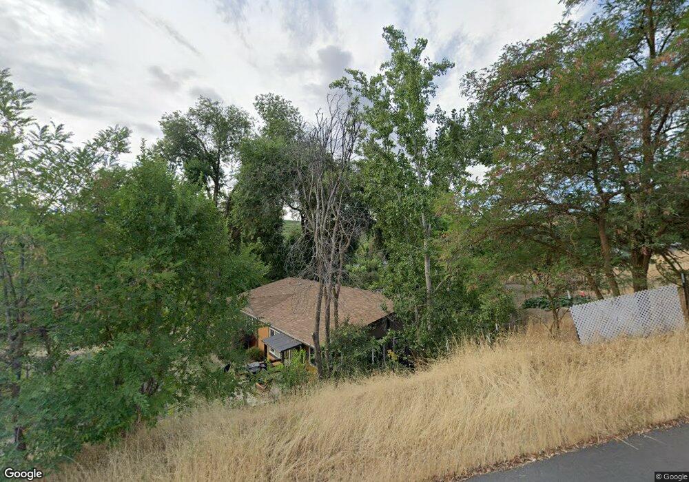 930 E 19th St, the Dalles, OR 97058 - photo 1