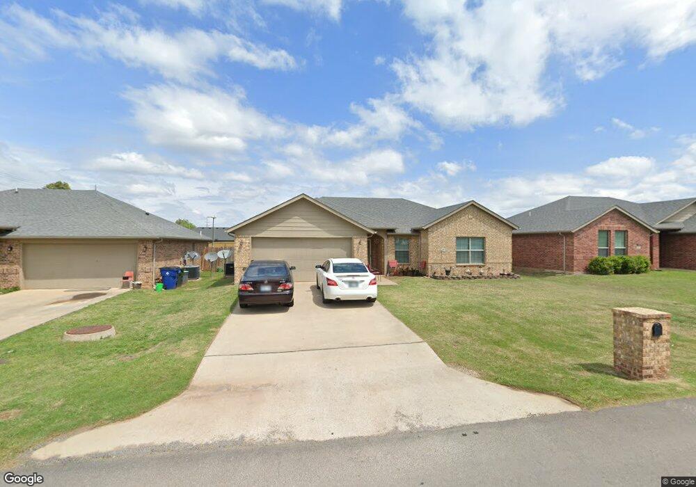 17 W Elm Ave, Duncan, OK 73533 - photo 1