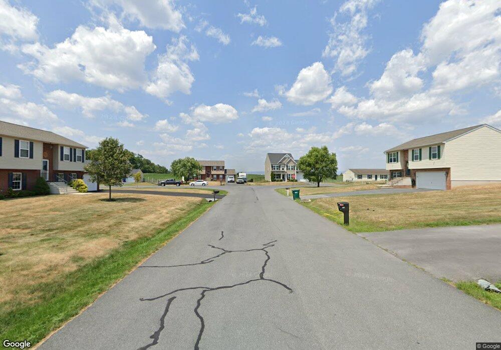 825 Bristol Dr, Greencastle, PA 17225 - photo 1