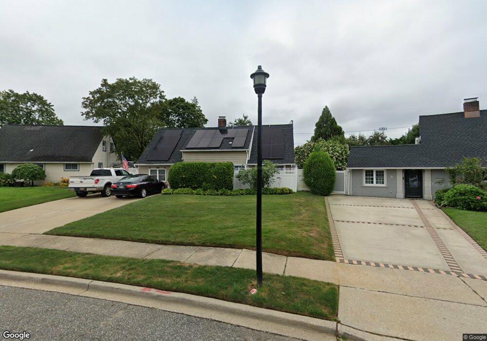8 Winding Ln, Levittown, NY 11756 - photo 1