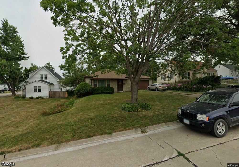 2107 3rd St SW, Cedar Rapids, IA 52404 - photo 1