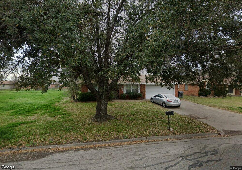 1302 S Benton St, Corsicana, TX 75110 - photo 1
