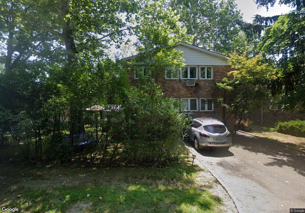 10 Cornwall Ln unit 12, Port Washington, NY 11050 - photo 1