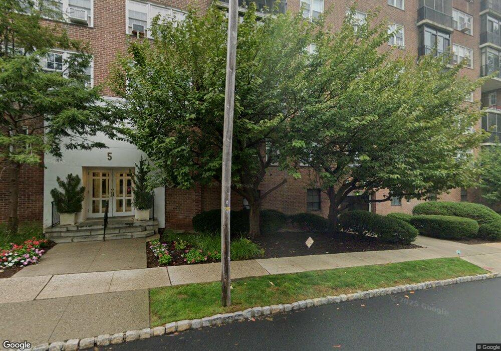 5 Roosevelt Pl C001m, Montclair Twp., NJ 07042 - photo 1