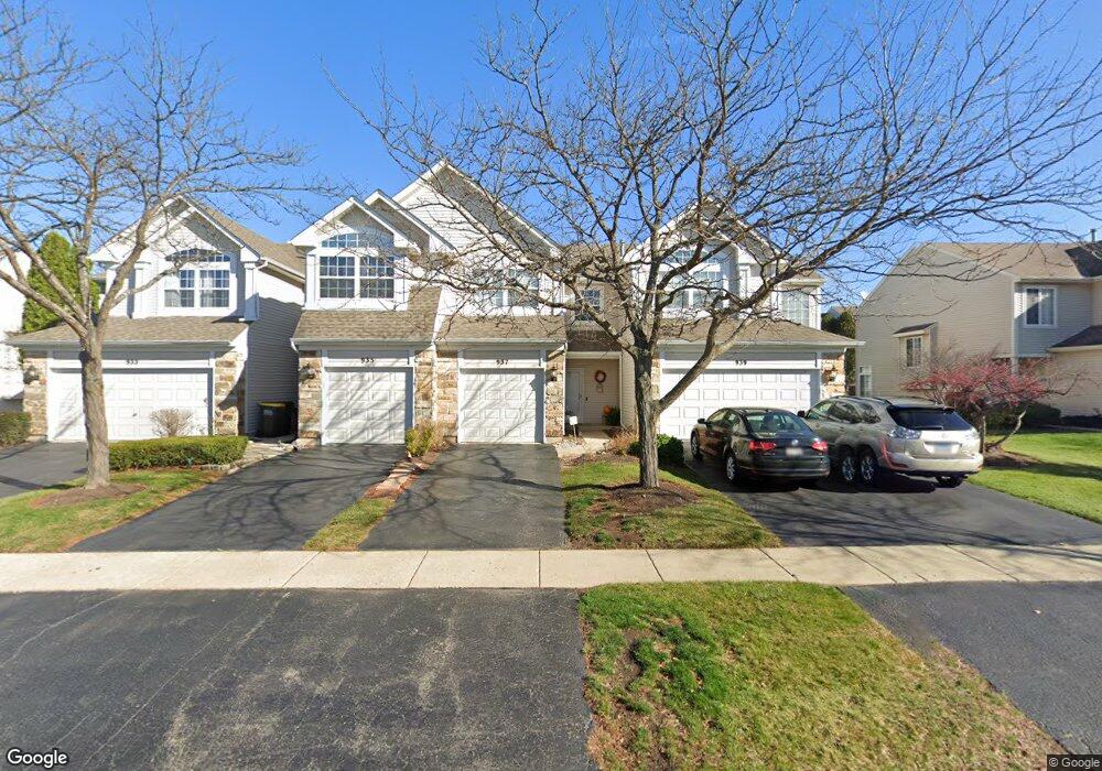 937 Viewpoint Dr, Lake In the Hills, IL 60156 - photo 1