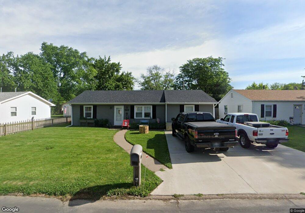 2104 W 69th St, Davenport, IA 52806 - photo 1