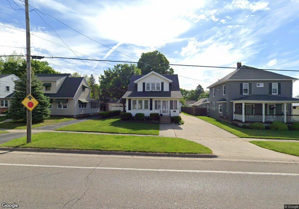 320 N Mckinley Rd, Flushing, MI 48433 - photo 1