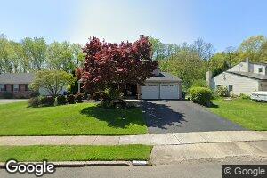 207 Swedes Run Dr, Delran, NJ 08075