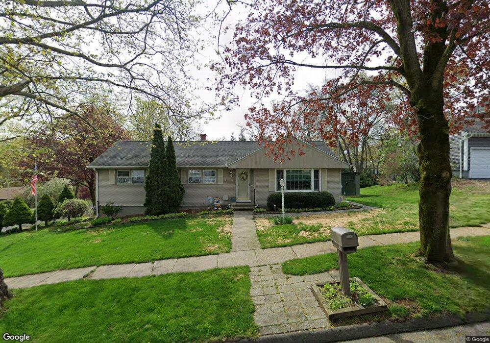 35 Hitching Post Ln, Stratford, CT 06614 - photo 1