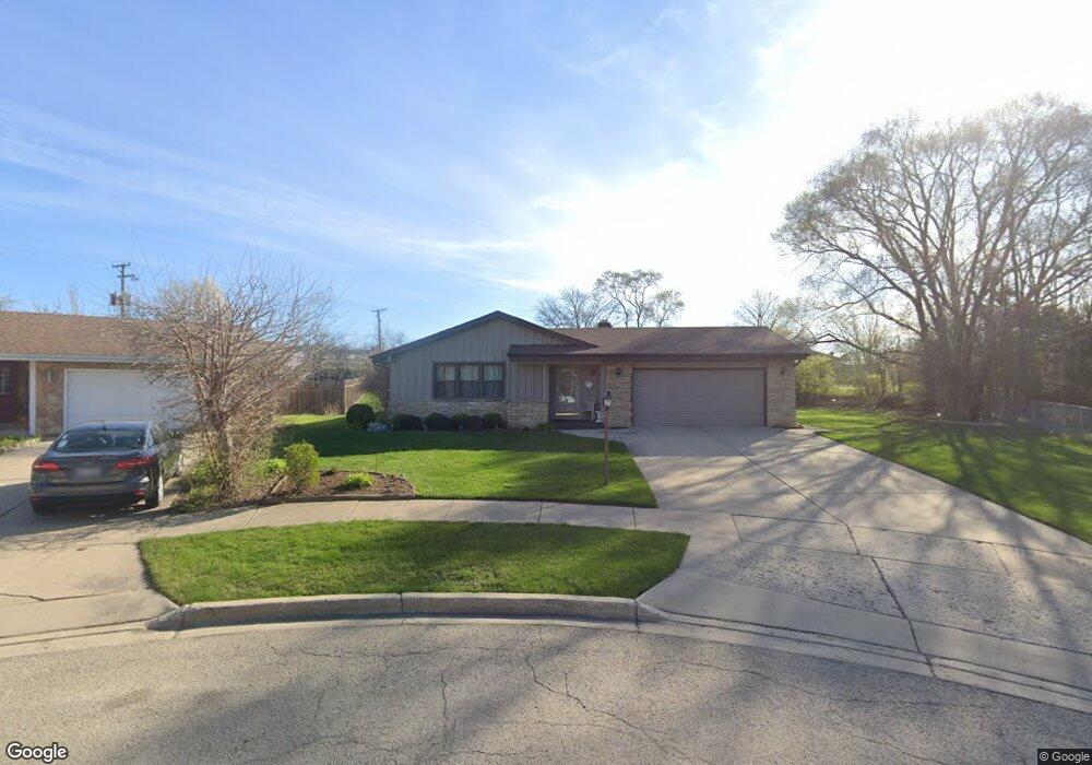 605 Evergreen Ct, Waukegan, IL 60085 - photo 1