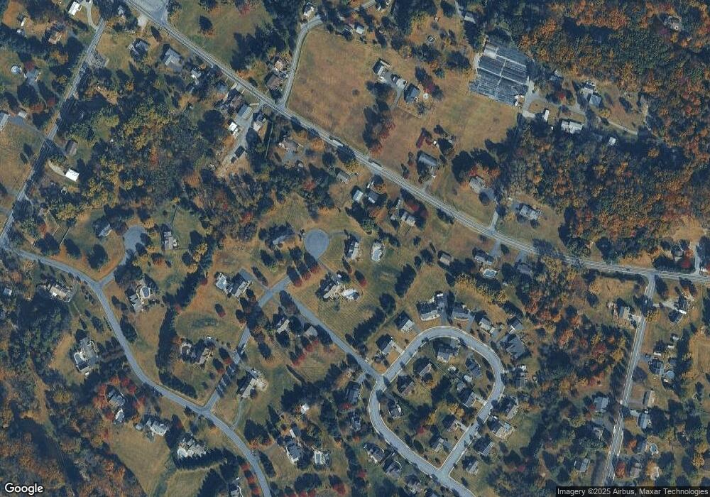 17 Seneca Ct, Douglassville, PA 19518 - photo 1