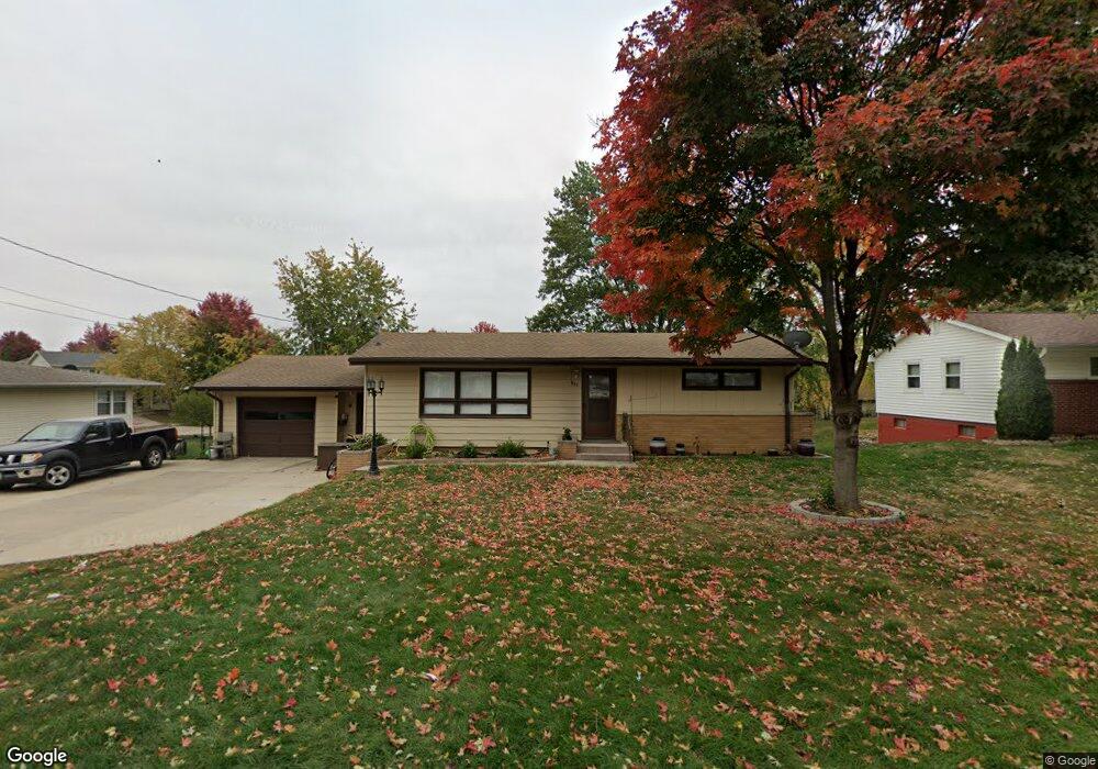 905 S 14th Ave W, Newton, IA 50208 - photo 1