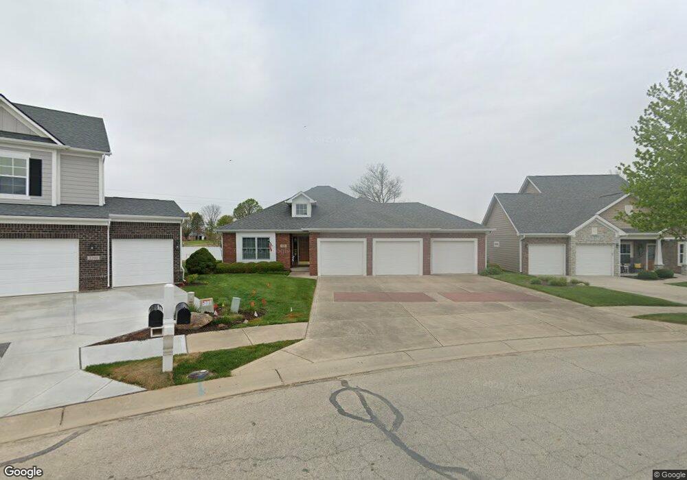 2392 Somerset Cir, Franklin, IN 46131 - photo 1